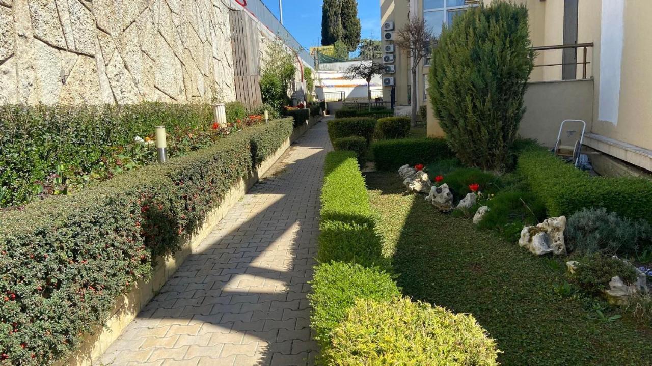 Апартамент- Вила Флоренс На 600 М От Плажа! Varna Exterior photo